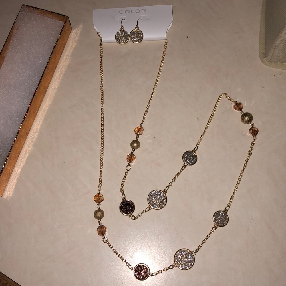 Necklace and earrings set